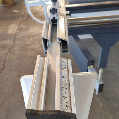 8000r/min Ταχύτητα βαθμολόγησης CNC-6132 Δύο λεπίδες έλκηθρο πίνακα πριονιστήρα για κατασκευές