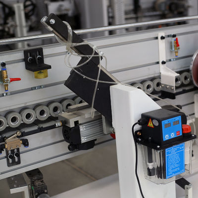 5KW Semi-J Ακατέργαστη Στρίψιμο αυτόματη μηχανή κορμού ταινίας για την παραγωγή πόρτες ντουλάπι