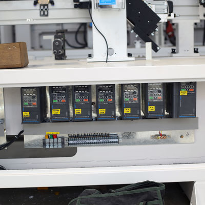 5KW Semi-J Ακατέργαστη Στρίψιμο αυτόματη μηχανή κορμού ταινίας για την παραγωγή πόρτες ντουλάπι