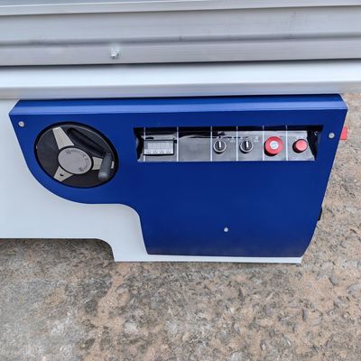 5.5 KW Κύρια ισχύς κινητήρα Σκυτέρων πίνακα πριονιστήρα για Max. μήκος του εργαστηρίου 3200mm