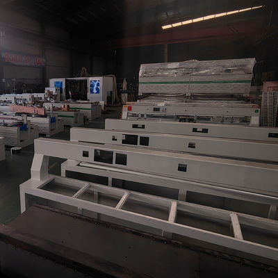 Μέγιστο πλάτος εργασίας 1000 mm Μηχανή σπασμού κλειδαριού πόρτας CNC για τρυπήματα με χάντζες ξύλινων θυρών