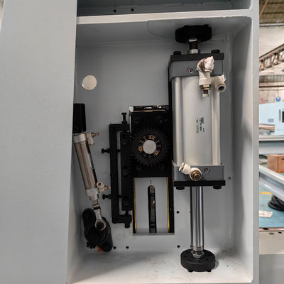 Προσαρμοσμένο Voltage Πλήρως αυτόματο CNC Computer Saw για βαριά ταχύτητα κόψιμο ξύλου