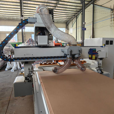 9KW Δύναμη σφινδάλου PK1325 ATC CNC δρομολογητής για τη διάτρηση και την κοπή των επίπλων από ξύλινο συνθετικό