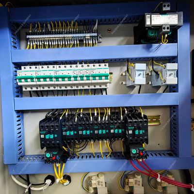 Πολυλειτουργικό ξύλινο ελαφρώς ζώνη Sanding Machine CNC διπλό πλευρικό τραπέζι αυτόματο
