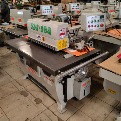 850 KG Υψηλής ακρίβειας ξυλοκόπτης κάθετης μονοκοπτικής πριονιστικής μηχανής για έπιπλα πάχους