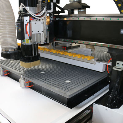 3PH 60Hz PM1325 ATC CNC ξύλινος δρομολογητής για το MDF κόψιμο ξύλινο έπιπλα ντουλάπι πόρτα κατασκευή