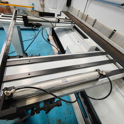3800 KG MJ6230B CNC οριζόντια αυτόματη ξυλοκομική πριονιστική πριονιστική για την κοπή ξύλινης σανίδας