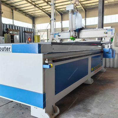 1700KG βάρος ξυλοκόπηση CNC δρομολογητής με οριζόντιες λειτουργίες τρύπησης και τρυπήματος
