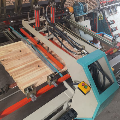 1300mm Πίνακες με βάση το ξύλο Πνευματικό έλεγχο περιστροφική μηχανή μεταφοράς κλιπς ξύλου MY2600A-8