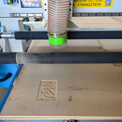 Εργασία ξυλείας ATC Cnc Router με Weihong σύστημα ελέγχου και 1300 × 2500 μεγέθους εργασίας τραπέζι