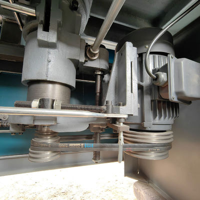 Μηχανή σχηματισμού με αυτόματο σπιντέλο 600 kg για την ταχεία και ομαλή διαμόρφωση ξύλου
