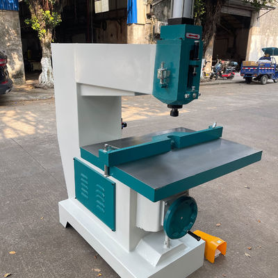Μέγιστο πάχος του εργασιακού υλικού 150 mm 3kw Μηχανή υψηλής ταχύτητας ξύλινου δρομολογητή για το χύτεμα σπινδέλων