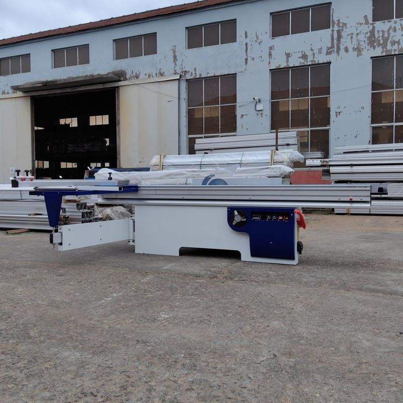 5.5 KW Κύρια ισχύς κινητήρα Σκυτέρων πίνακα πριονιστήρα για Max. μήκος του εργαστηρίου 3200mm